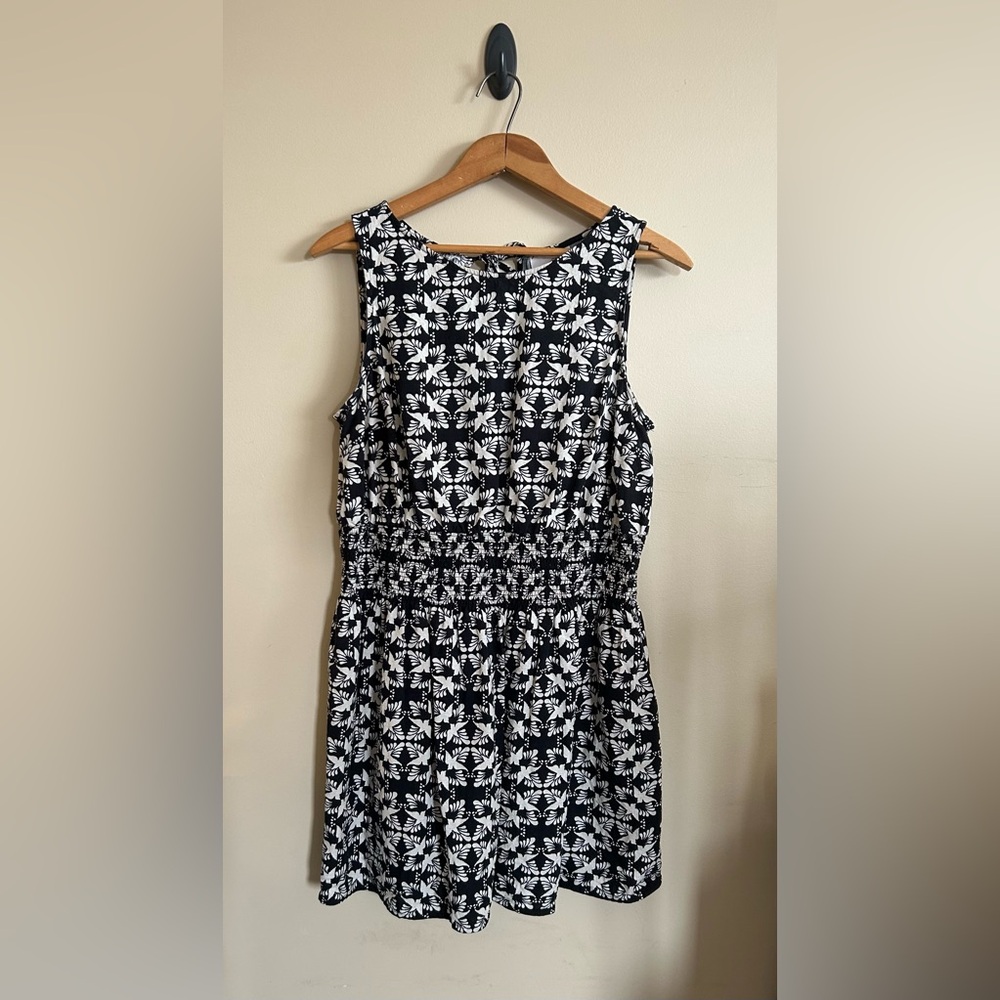 Black & off White Bird print sleeveless Smocked waist Mini Sundres